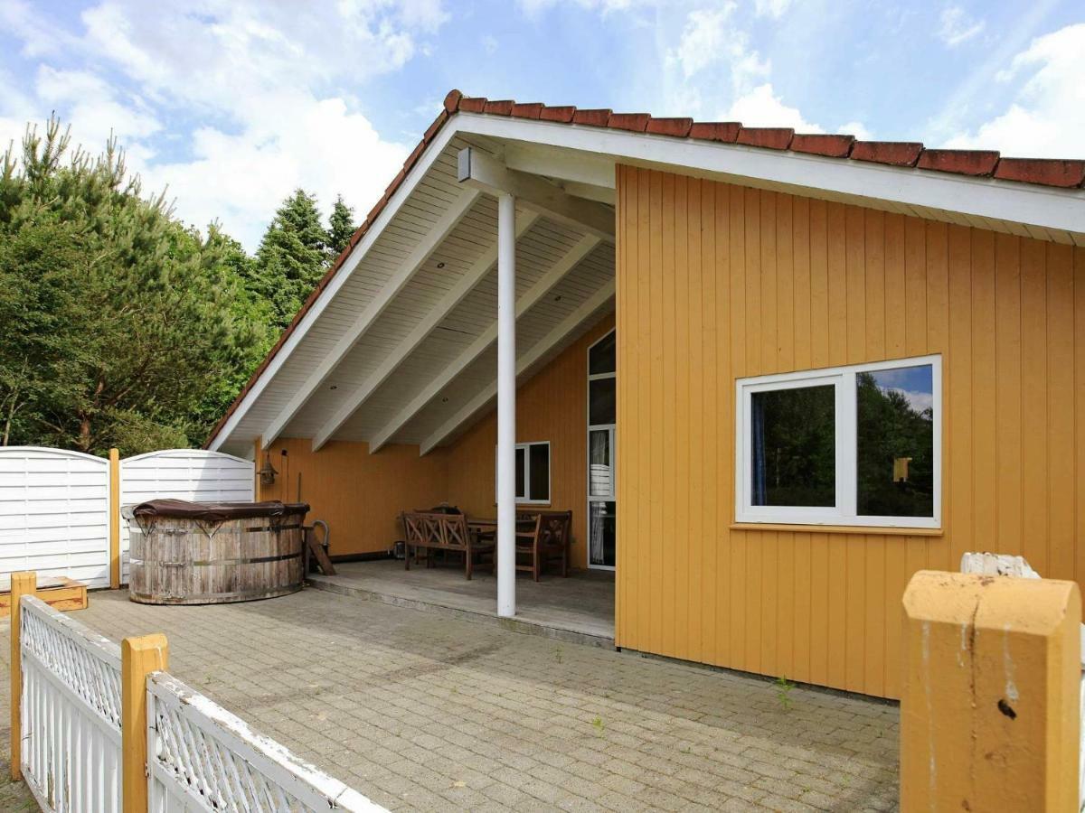 6 Person Holiday Home In Ansager Exterior photo